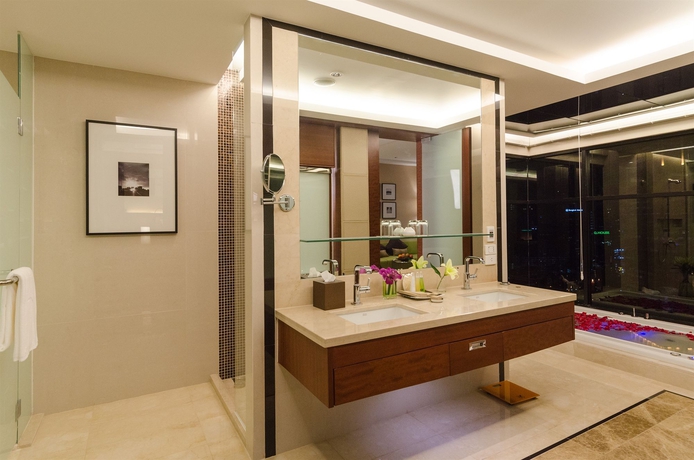 Imagen de la habitación del Hotel Aetas Lumpini. Foto 10