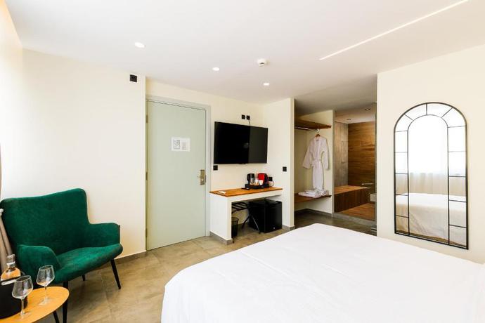 Imagen de la habitación del Hotel Aether Athens Urban. Foto 6