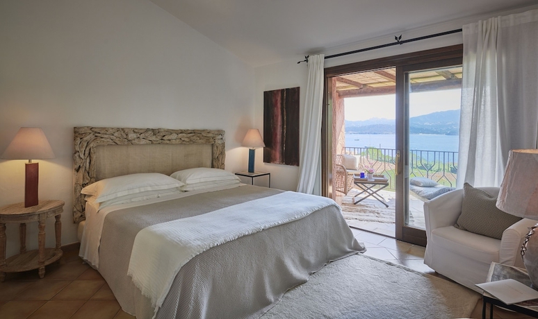 Imagen de la habitación del Hotel Aethos Sardinia. Foto 9