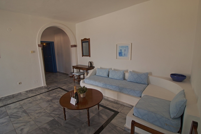 Imagen de los interiores del Hotel Aethrio Sunset Village - Oia. Foto 15