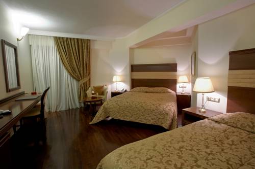 Imagen de la habitación del Hotel Aeton Melathron. Foto 2