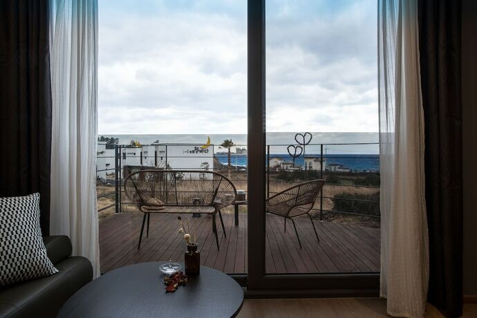 Imagen de la habitación del Hotel Aewol Bada Town House. Foto 19