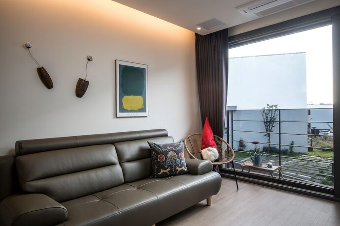 Imagen de la habitación del Hotel Aewol Bada Town House. Foto 30