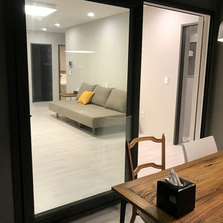 Imagen de la habitación del Hotel Aewol Brick House. Foto 32