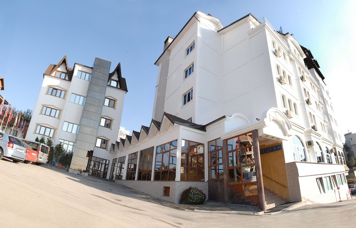 Imagen general del Hotel Afa, Pristina. Foto 1