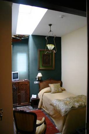 Imagen de la habitación del Hotel Afan De Rivera. Foto 9