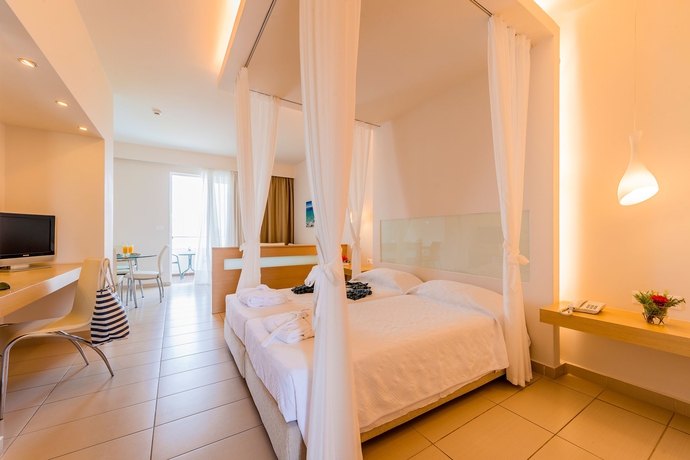 Imagen de la habitación del Hotel Afandou Bay Suites. Foto 8