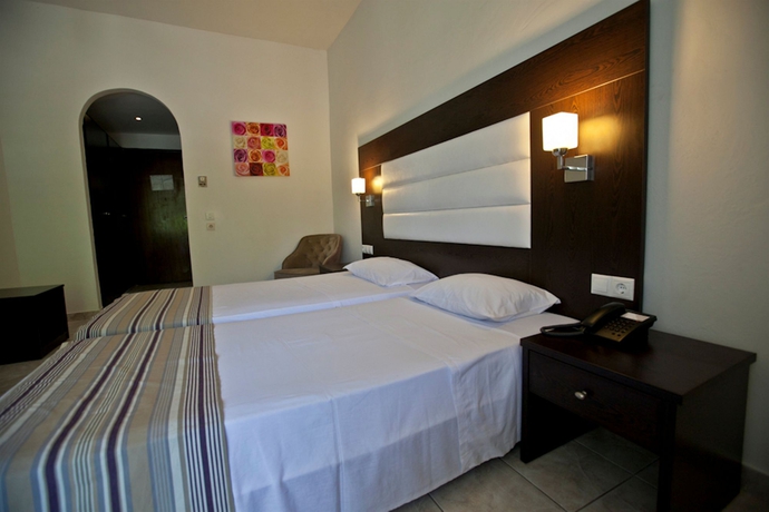 Imagen de la habitación del Hotel Afandou Mare. Foto 15