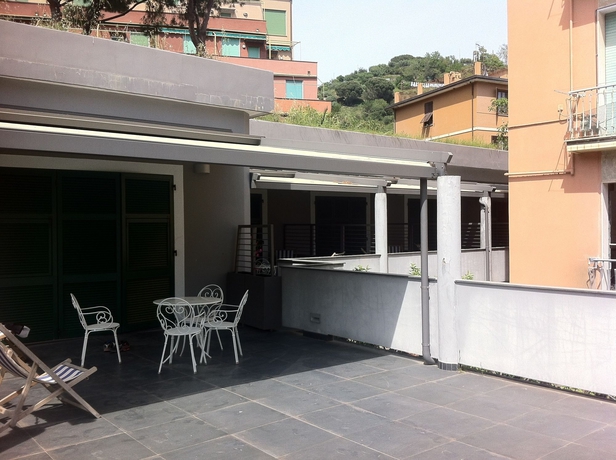 Imagen de los exteriores del Hotel Affittacamere Lo Scoglio. Foto 7