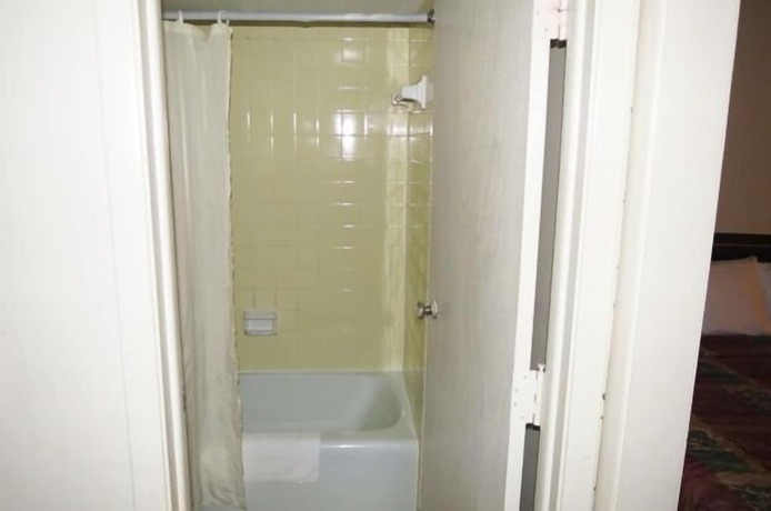 Imagen de la habitación del Hotel Affordable. Foto 5