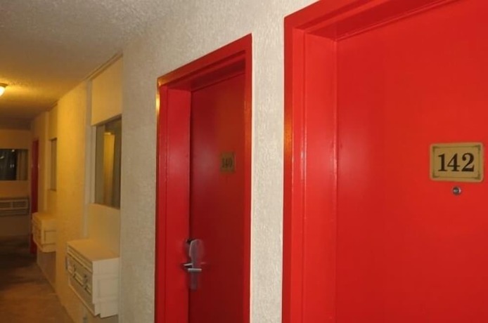 Imagen de los interiores del Hotel Affordable. Foto 16