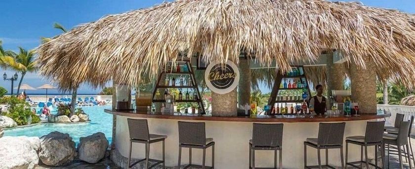 Imagen del bar/restaurante del Hotel Affordable Luxury Vacation. Foto 3