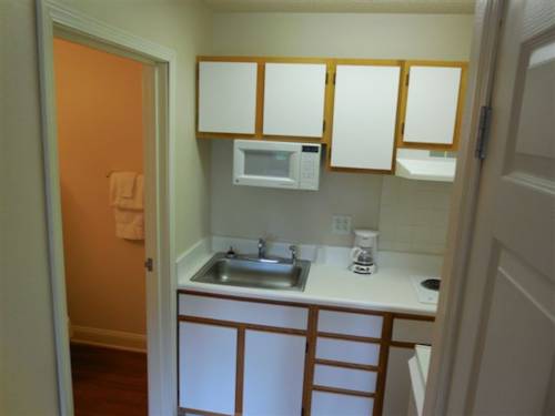 Imagen de la habitación del Hotel Affordable Suites Charlottesville. Foto 4