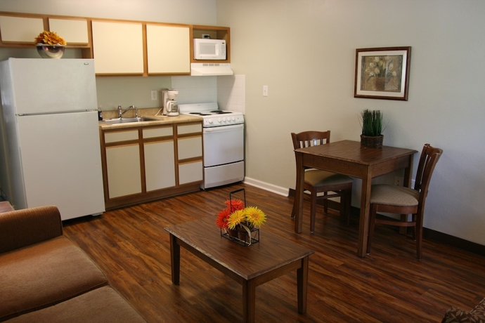 Imagen de la habitación del Hotel Affordable Suites. Foto 7