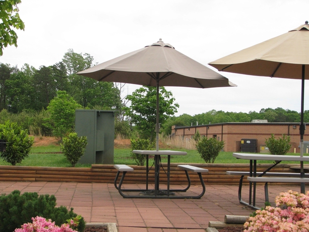 Imagen de los exteriores del Hotel Affordable Suites Hickory/conover. Foto 6