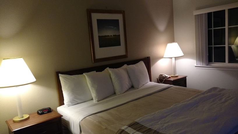 Imagen de la habitación del Hotel Affordable Suites Of America. Foto 3