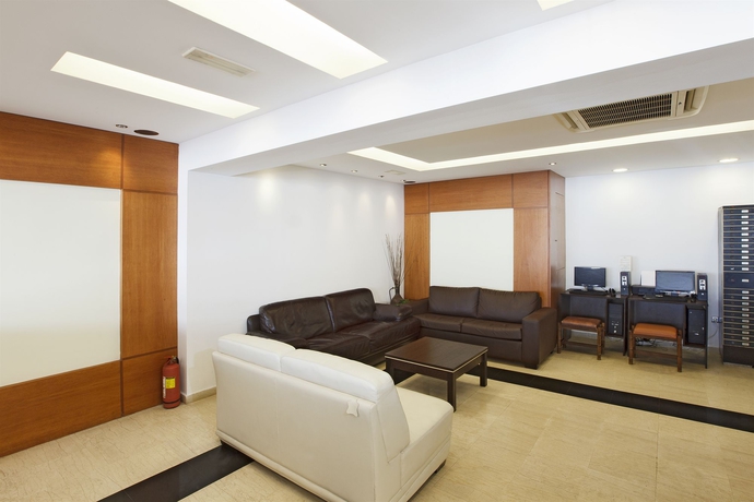 Imagen de los interiores del Hotel Africa, Rodas Town. Foto 15