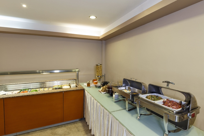 Imagen del bar/restaurante del Hotel Africa, Rodas Town. Foto 5