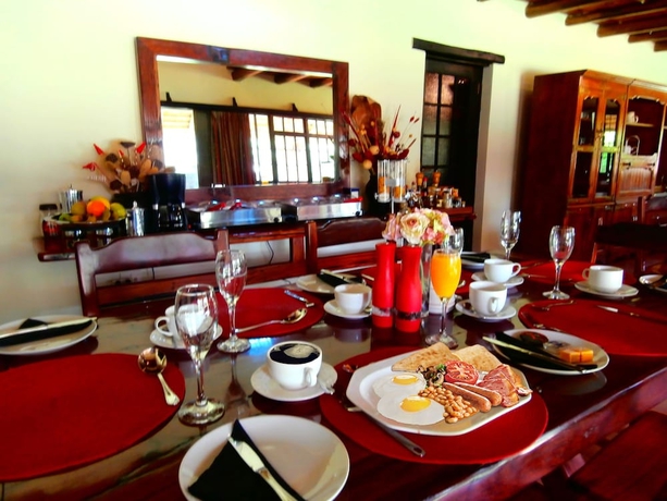 Imagen del bar/restaurante del Hotel African Footprints Lodge. Foto 5