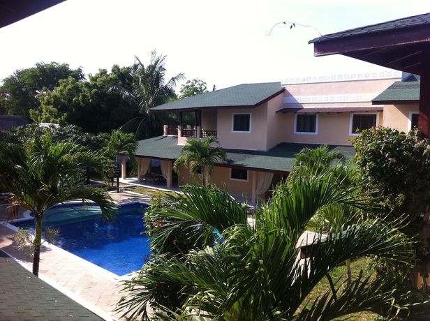Imagen de la piscina del Hotel African Sun Resort. Foto 13