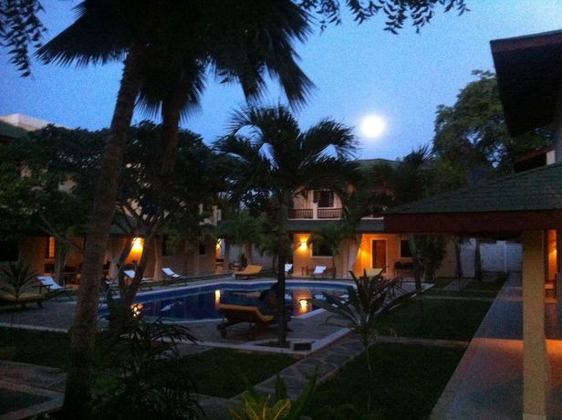 Imagen de la piscina del Hotel African Sun Resort. Foto 16