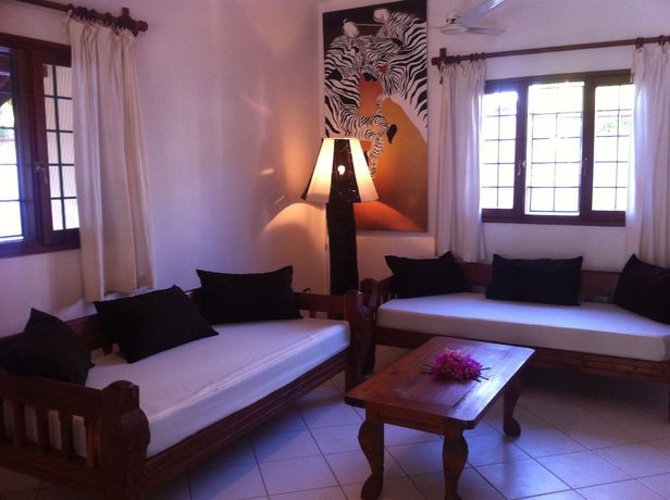 Imagen de los interiores del Hotel African Sun Resort. Foto 11