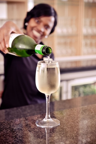 Imagen del bar/restaurante del Hotel Africanos Country Estate. Foto 5