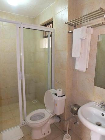 Imagen de la habitación del Hotel Afrika Lodges. Foto 6