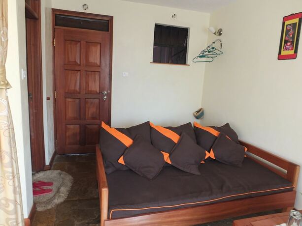 Imagen general del Hotel Afrika Lodges - Voi. Foto 2
