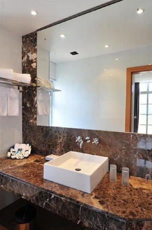 Imagen de la habitación del Hotel Afrin Prestige. Foto 2