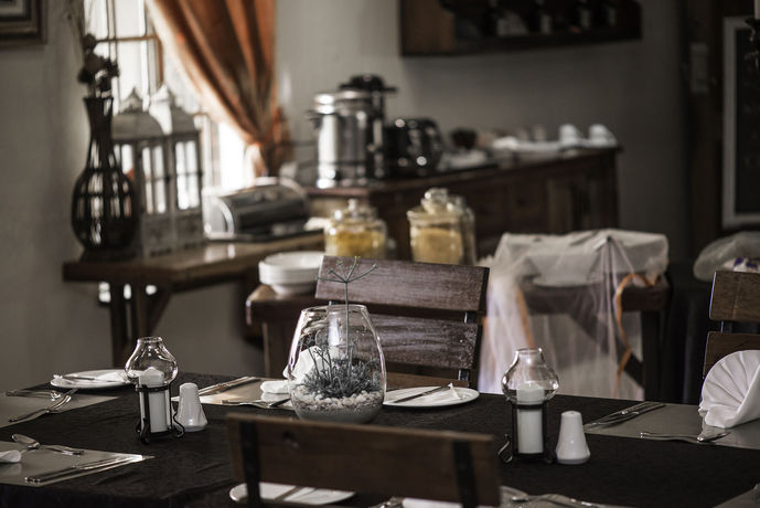 Imagen de los exteriores del Hotel Afrique Boutique Oliver Tambo. Foto 11