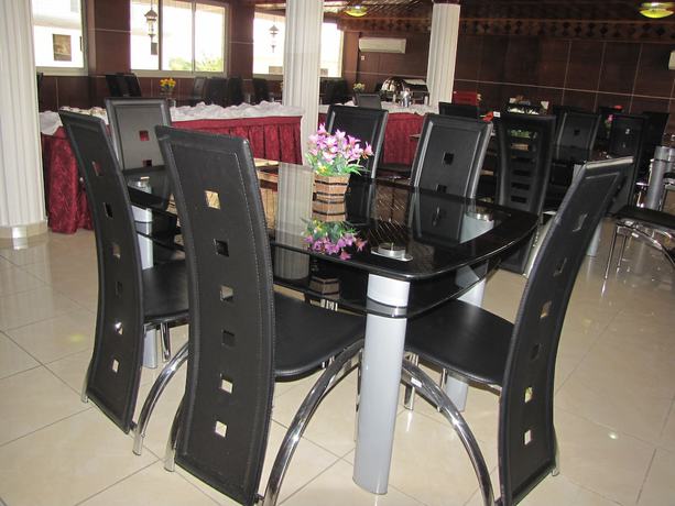 Imagen del bar/restaurante del Hotel Afrique Douala Airport. Foto 3