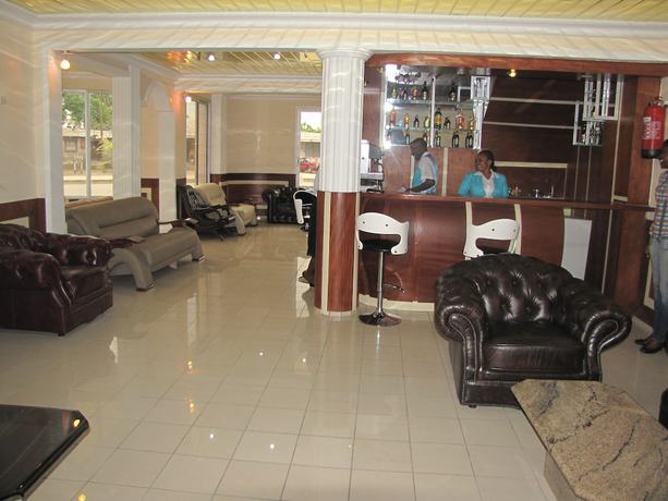 Imagen de los interiores del Hotel Afrique Douala Airport. Foto 18