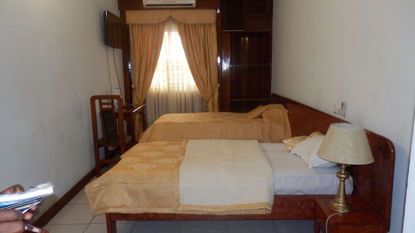 Imagen de la habitación del Hotel Afrique Douala Airport. Foto 9