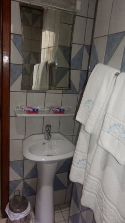 Imagen de la habitación del Hotel Afrique Douala Airport. Foto 12