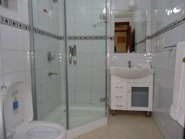 Imagen de la habitación del Hotel Afrique Suites. Foto 4
