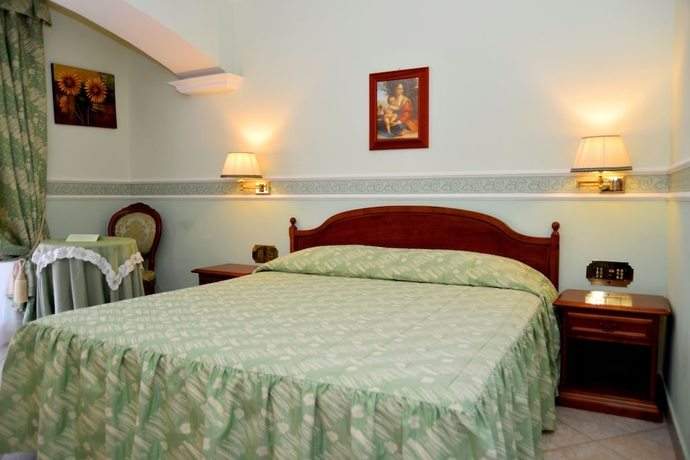 Imagen de la habitación del Hotel Afrodite Boutique, Bovalino. Foto 7
