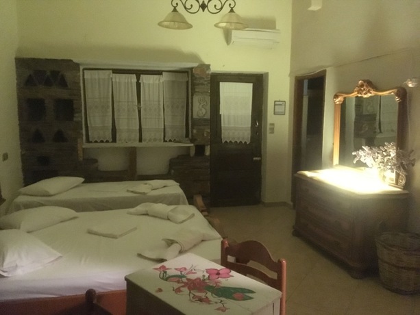 Imagen de la habitación del Hotel Afrodite, Tinos. Foto 10