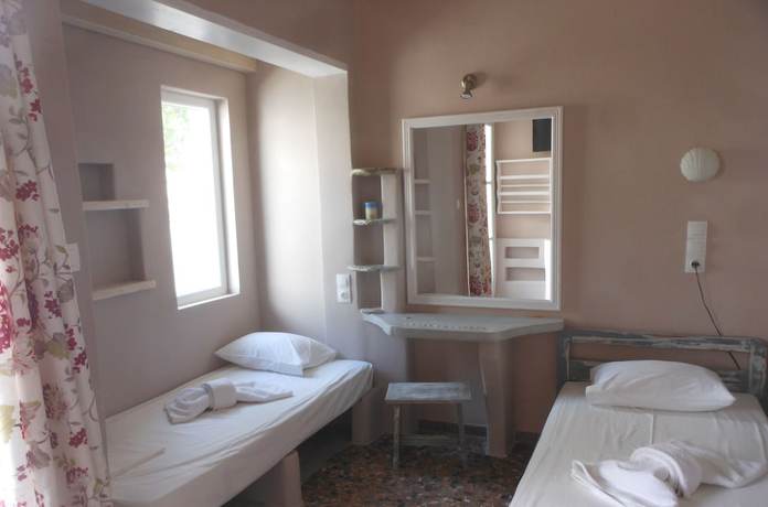 Imagen de la habitación del Hotel Afrodite, Tinos. Foto 11