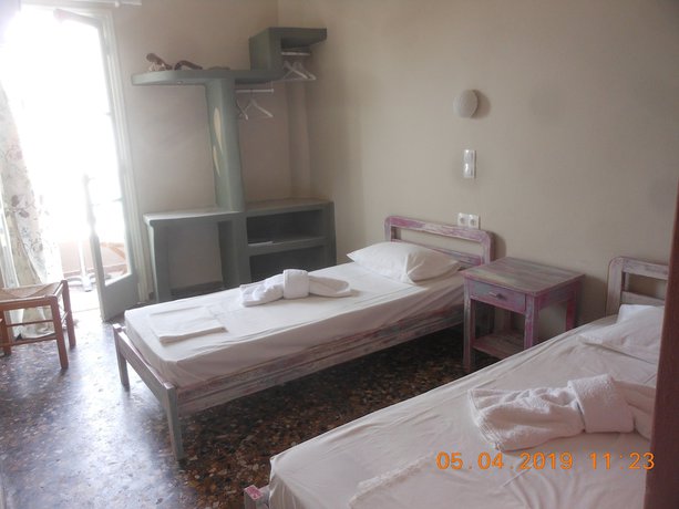 Imagen de la habitación del Hotel Afrodite, Tinos. Foto 12