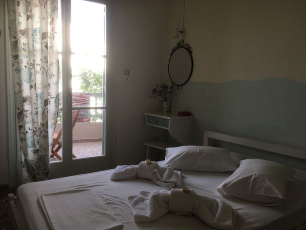 Imagen de la habitación del Hotel Afrodite, Tinos. Foto 15