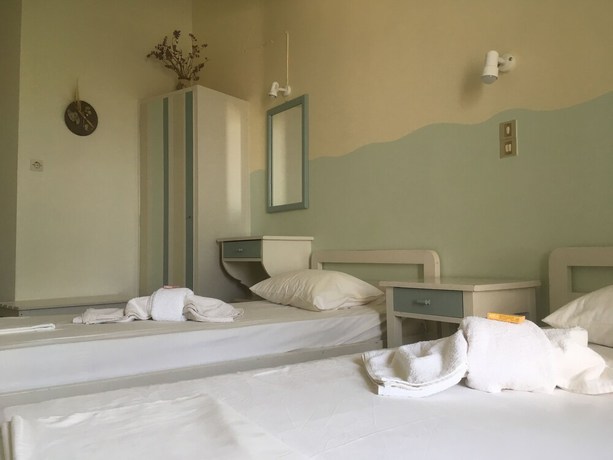 Imagen de la habitación del Hotel Afrodite, Tinos. Foto 16