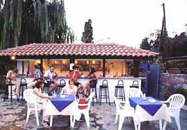 Imagen del bar/restaurante del Hotel Afroditi, Panormos. Foto 2