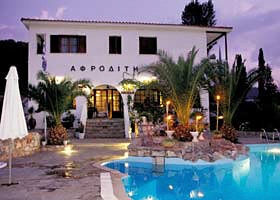 Imagen general del Hotel Afroditi, Panormos. Foto 1