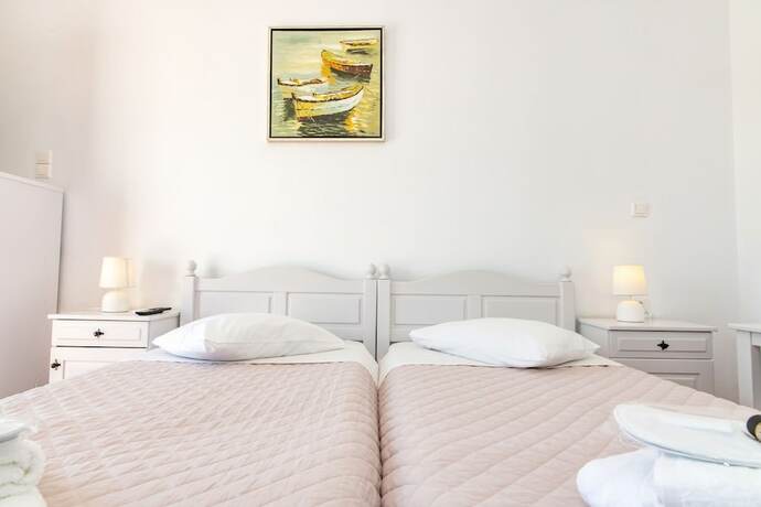 Imagen de la habitación del Hotel Agali Bay. Foto 16