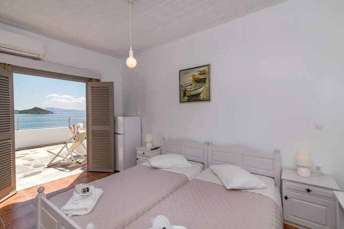 Imagen de la habitación del Hotel Agali Bay. Foto 19