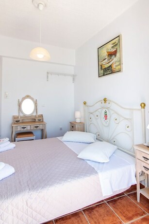 Imagen de la habitación del Hotel Agali Bay. Foto 20
