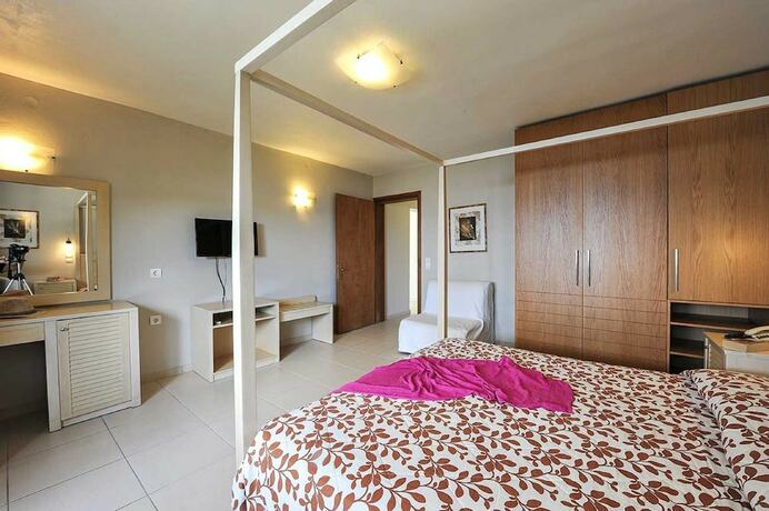 Imagen de la habitación del Hotel Agali Paxos. Foto 13