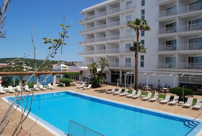 Imagen de la piscina del Hotel Agamen&oacute;n Affiliated by Senator. Foto 19