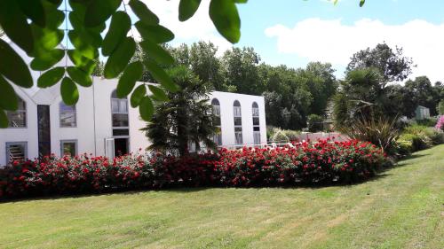 Imagen de la habitación del Hotel Agape, Bessines. Foto 9